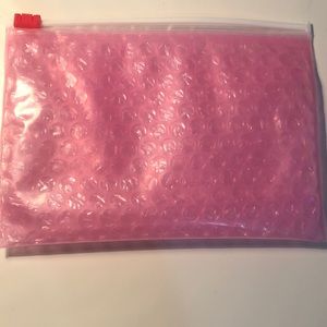 glossier pink pouch 💞